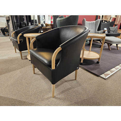 Opus loungestol design af Nissen & Gehl - stol udført af Nielaus